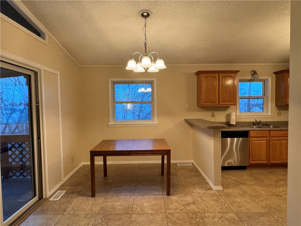 39 Sheneman Drive
