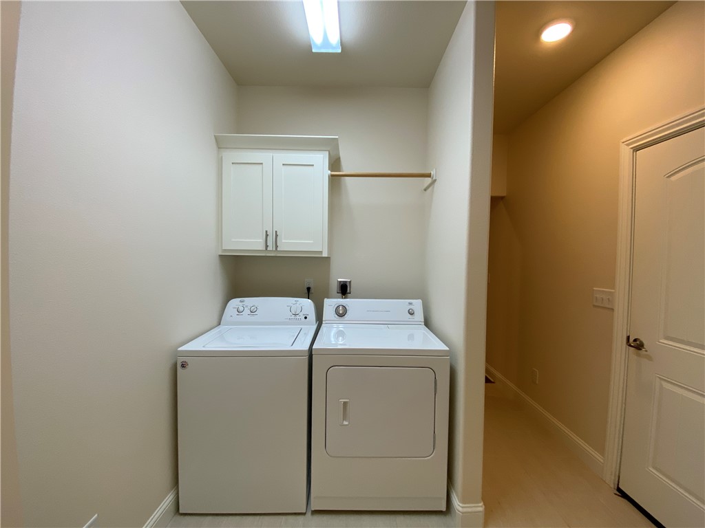 2106 SW Huntwick Avenue