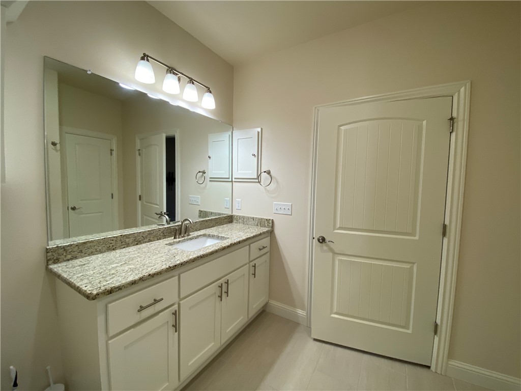 2106 SW Huntwick Avenue