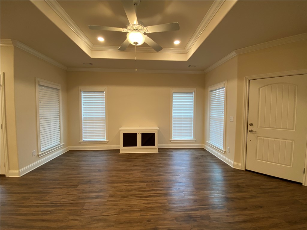 2106 SW Huntwick Avenue