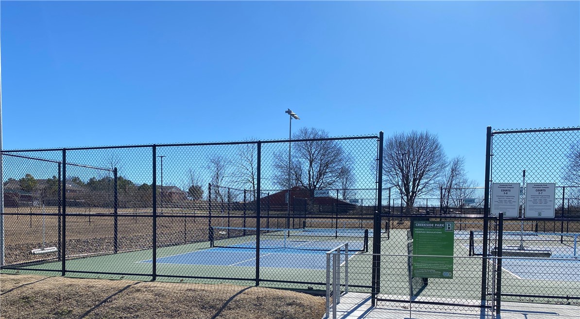 2106 SW Huntwick Avenue