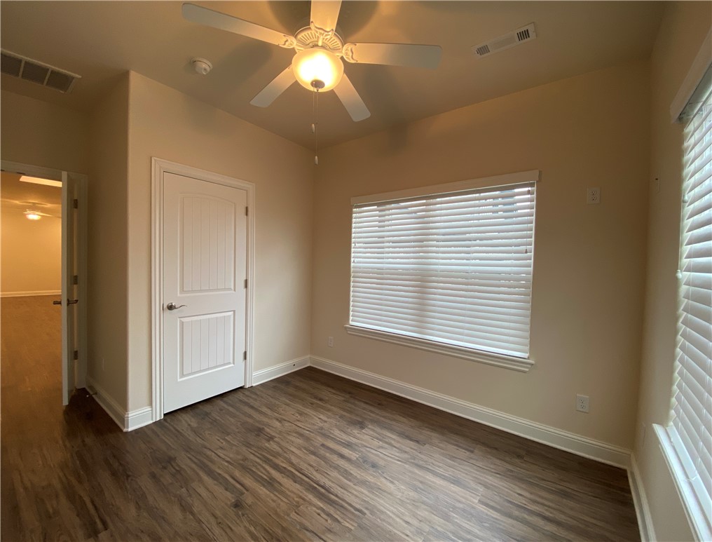 2106 SW Huntwick Avenue