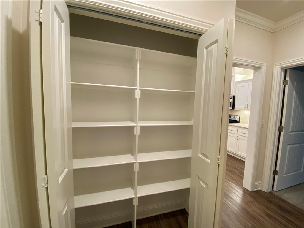 2106 SW Huntwick Avenue