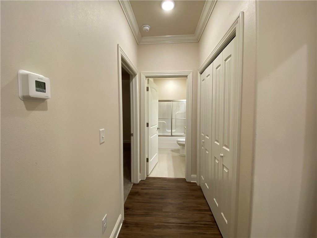 2106 SW Huntwick Avenue