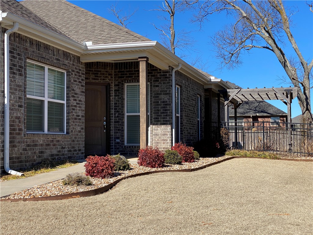 2106 SW Huntwick Avenue