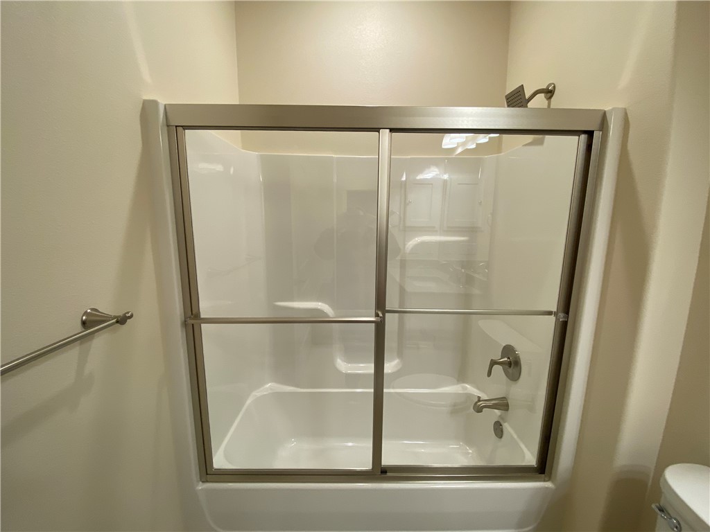 2106 SW Huntwick Avenue