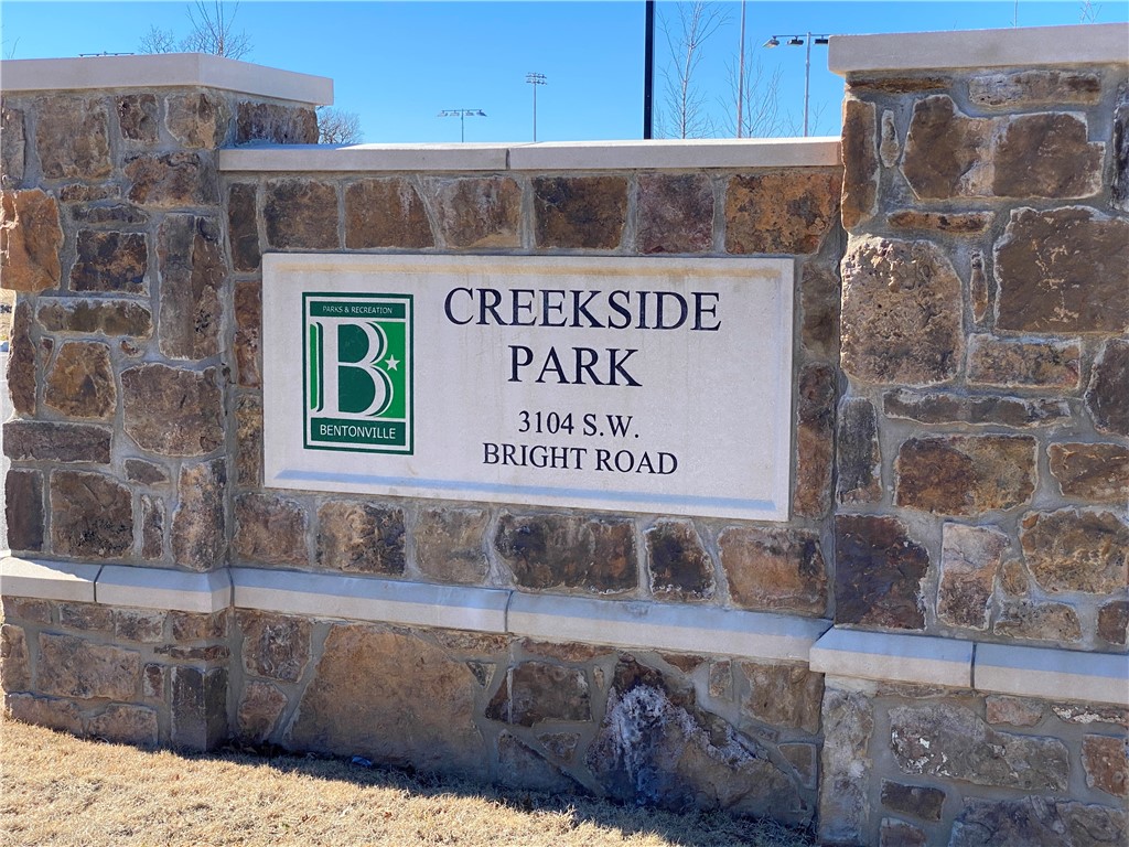 2106 SW Huntwick Avenue