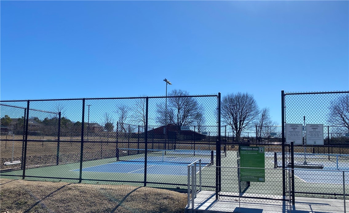 2106 SW Huntwick Avenue