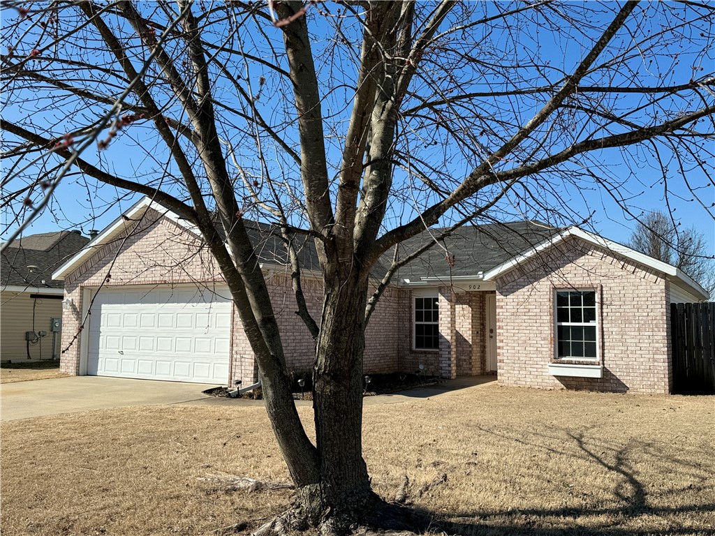 902 SW Summitchase Road