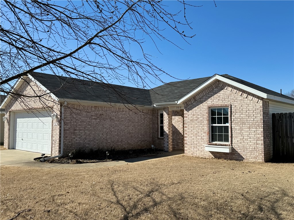 902 SW Summitchase Road