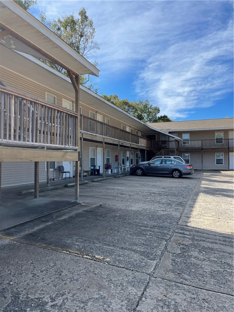 1635 W Neptune Street 8