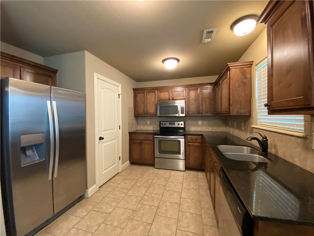 2411 S 11th Place