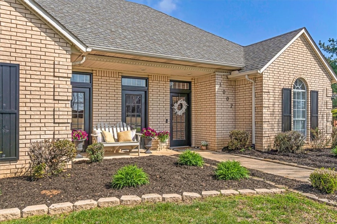 1002 Bobwhite Avenue