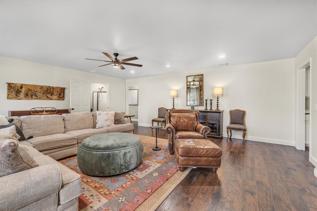 1002 Bobwhite Avenue