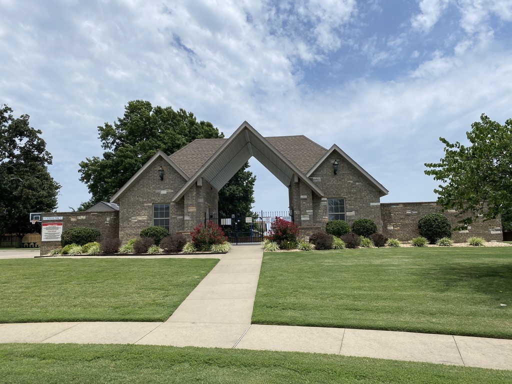 3107 SW Briar Creek Avenue