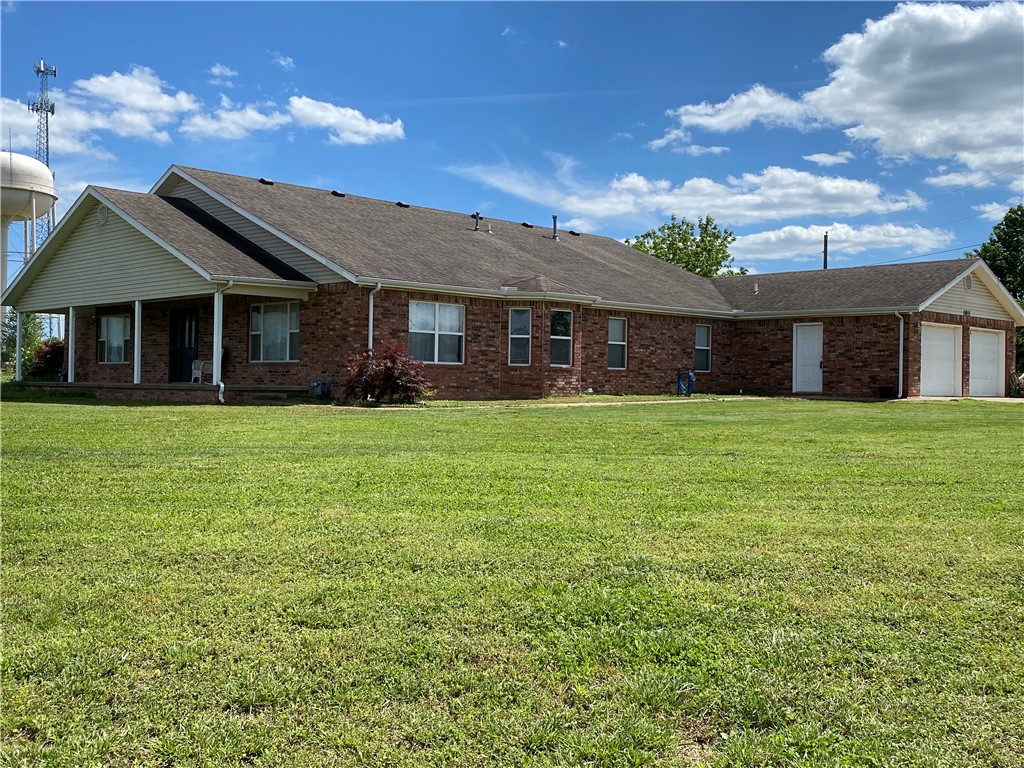 1811 Kinyon Road