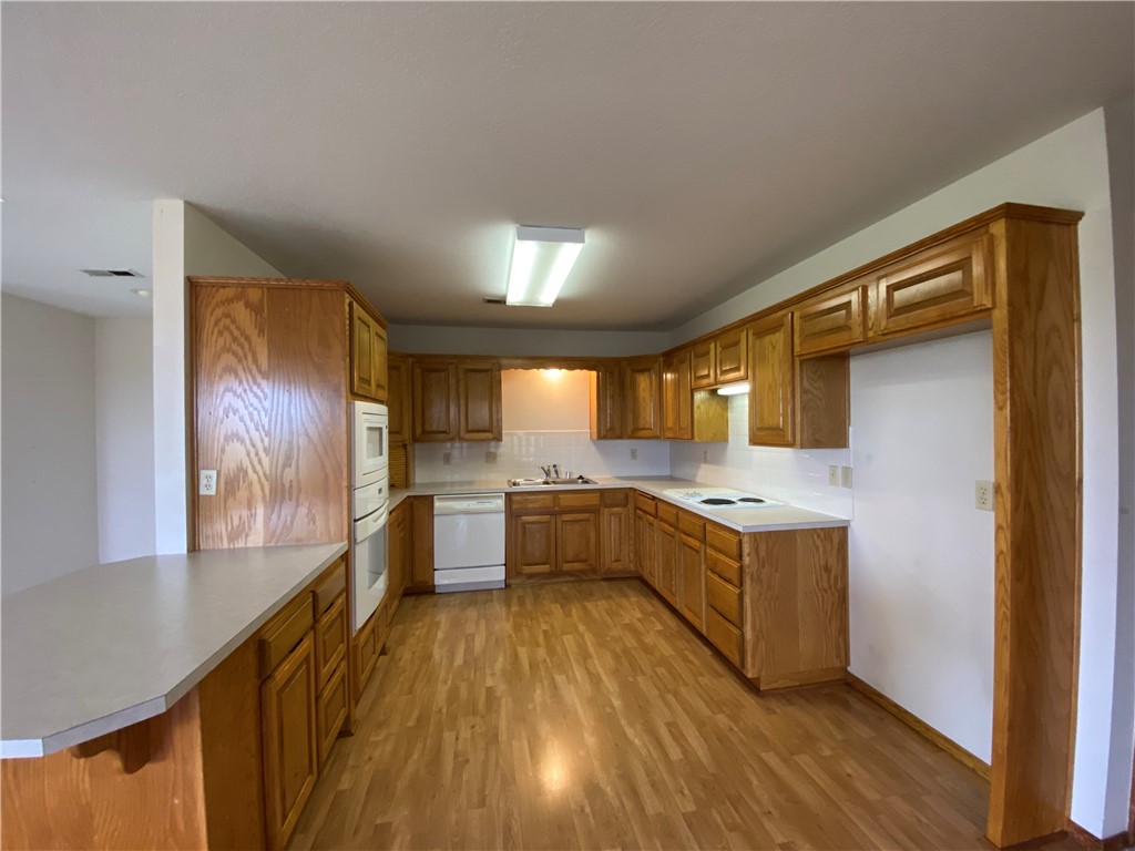 1811 Kinyon Road