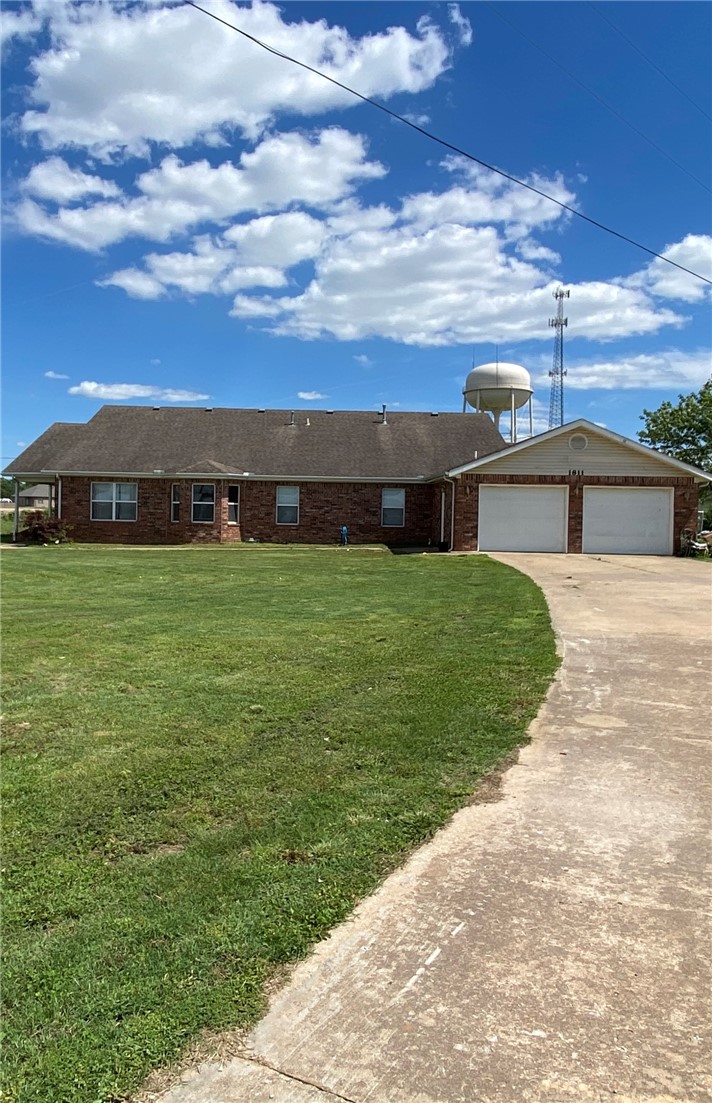 1811 Kinyon Road