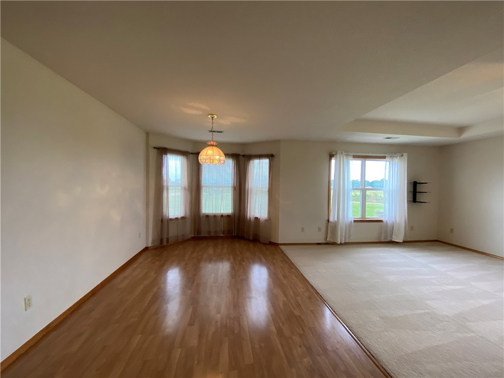 1811 Kinyon Road
