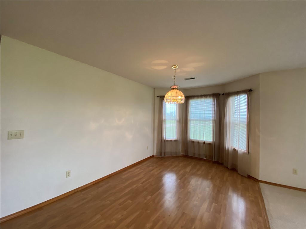 1811 Kinyon Road