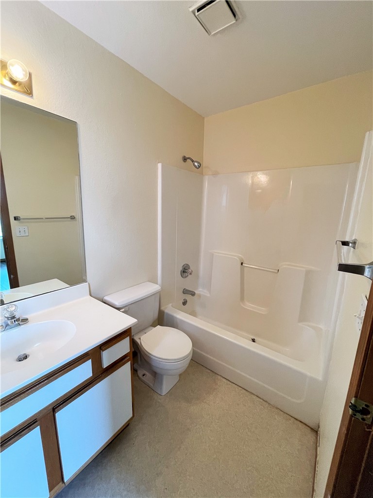 2217 W Roselawn Street