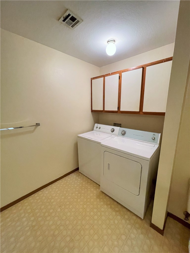 2217 W Roselawn Street