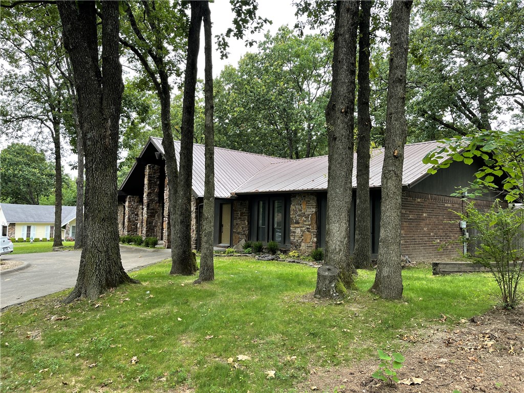 2605 W Magnolia Street
