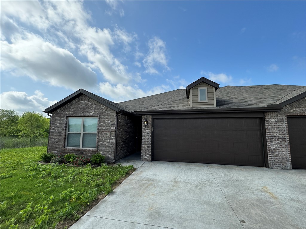 1613 Purple Finch Street