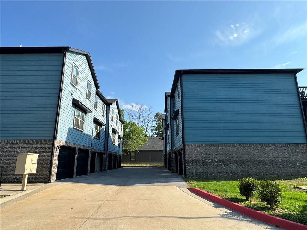 1999 N Bourbon Drive