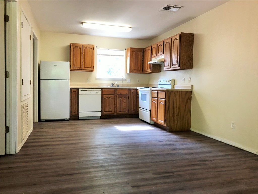 1677 W Neptune Street 4