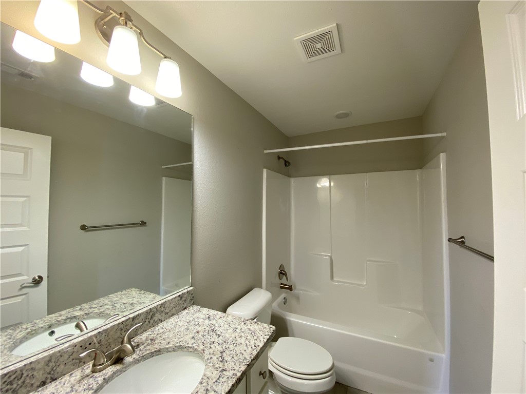 3804 SW Mistletoe Avenue