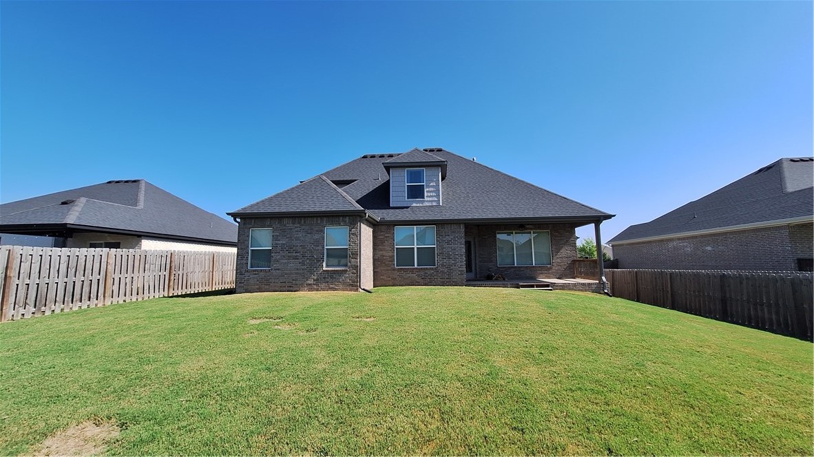 2012 W Gilligan Avenue