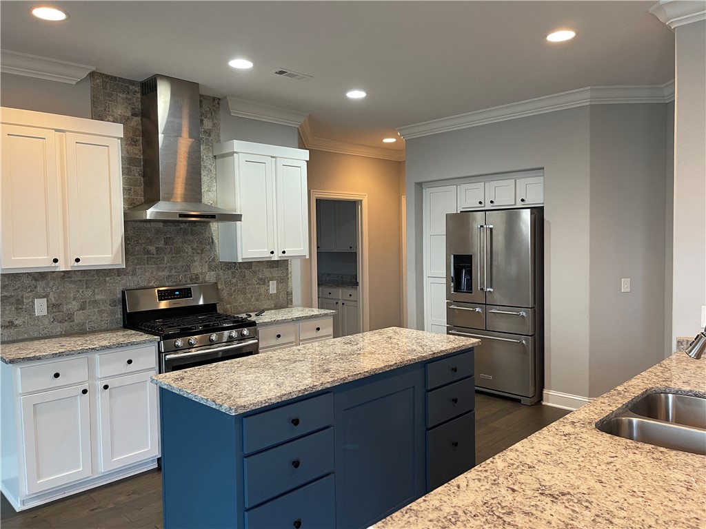 2012 W Gilligan Avenue