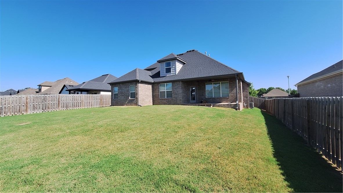 2012 W Gilligan Avenue