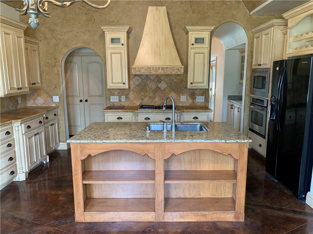 3601 SW Champagne Avenue