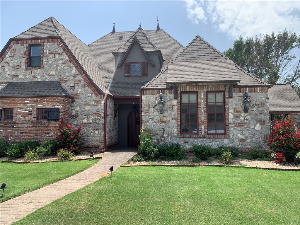 3601 SW Champagne Avenue