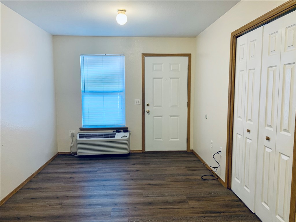 1635 W Neptune Street 4