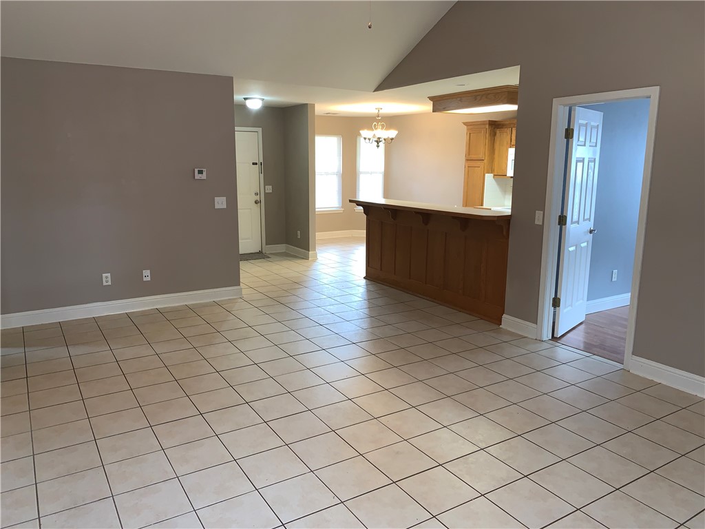 1100 SW Apache Drive