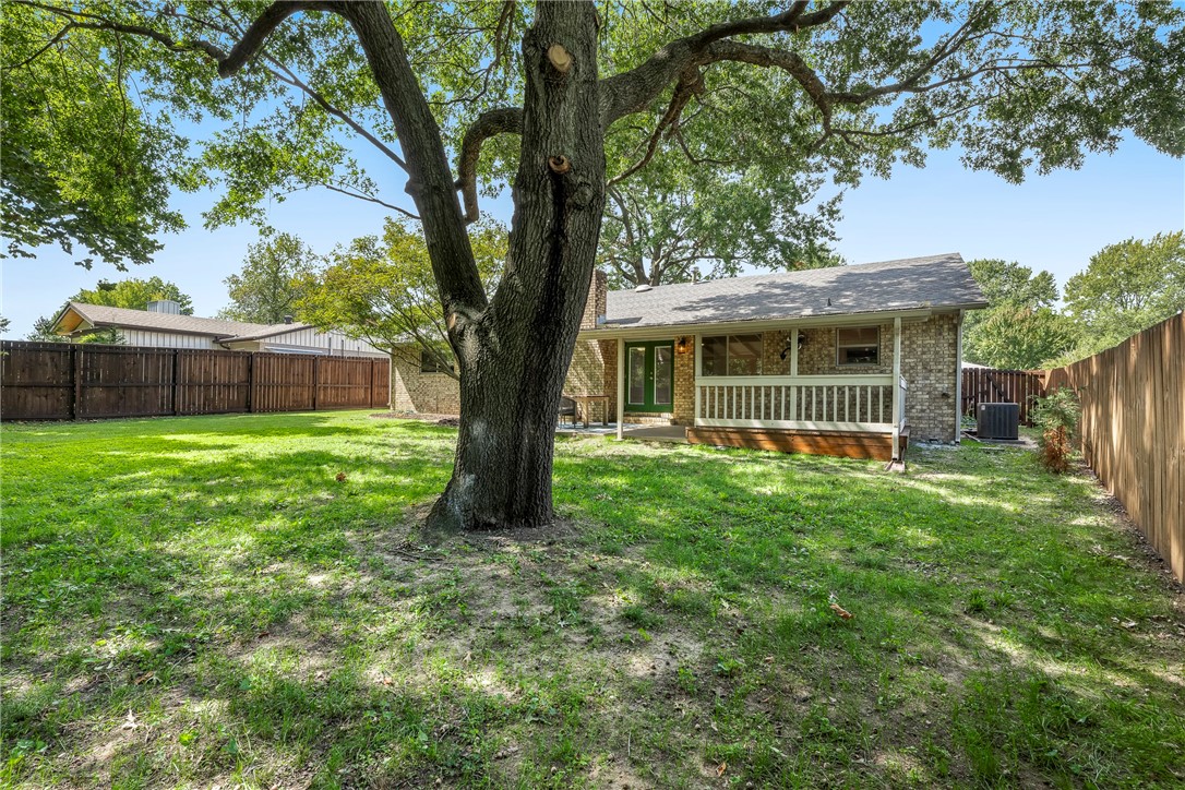 1607 Greenbriar Street