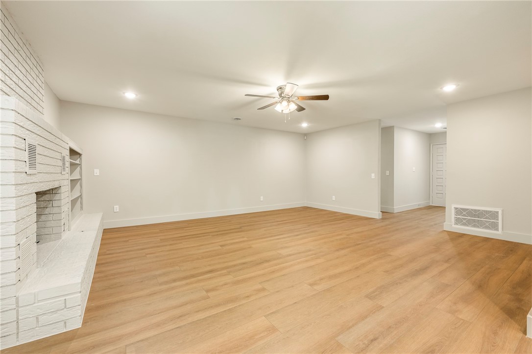 1607 Greenbriar Street