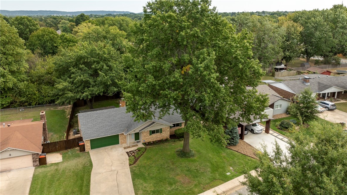 1607 Greenbriar Street