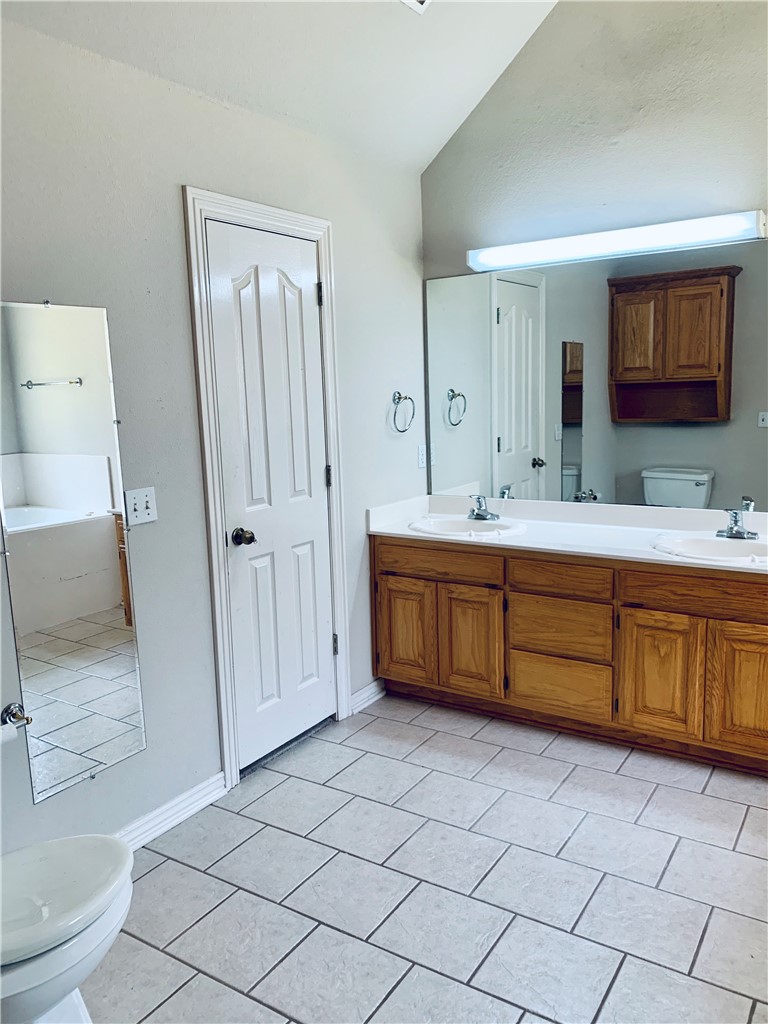 2044 Cobblestone Street