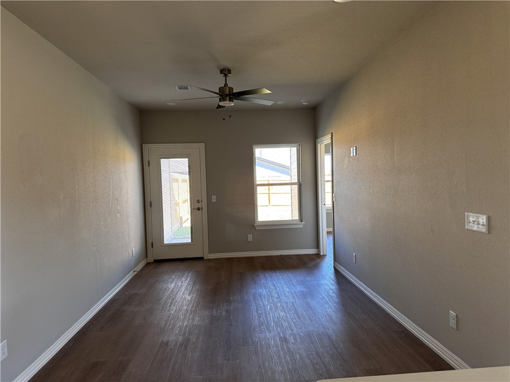 1400 SW Poigai Way 1