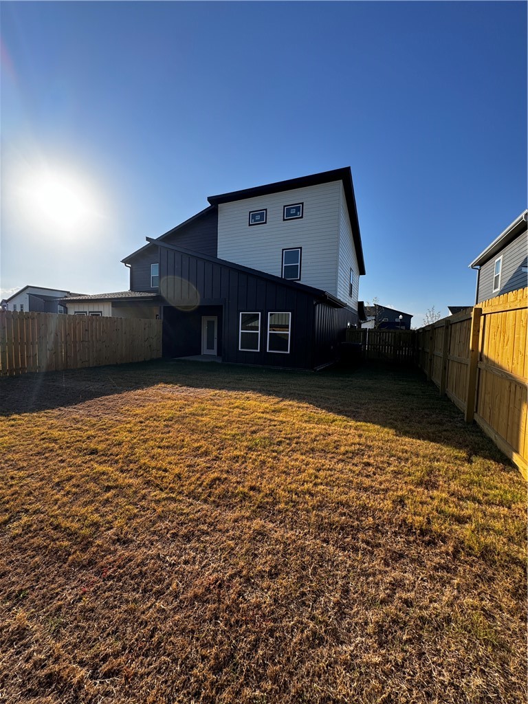 1400 SW Poigai Way 2