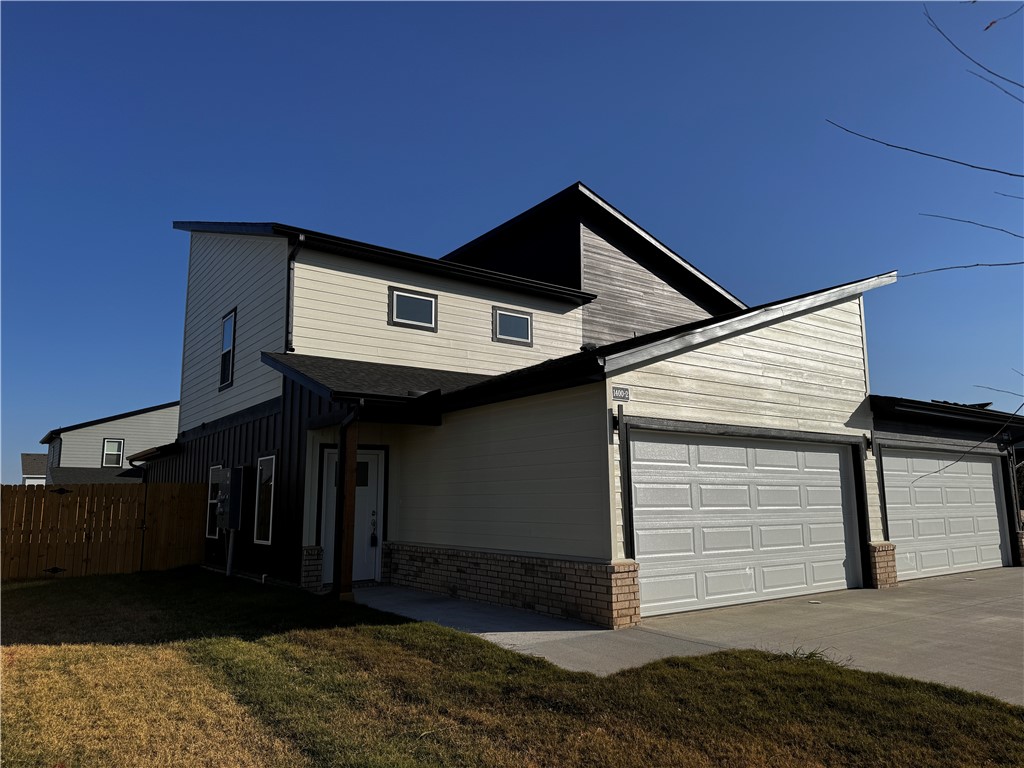 1400 SW Poigai Way 2