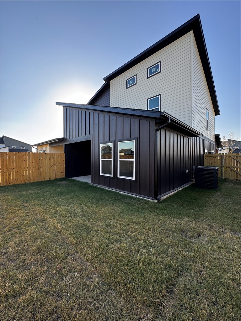 1400 SW Poigai Way 2