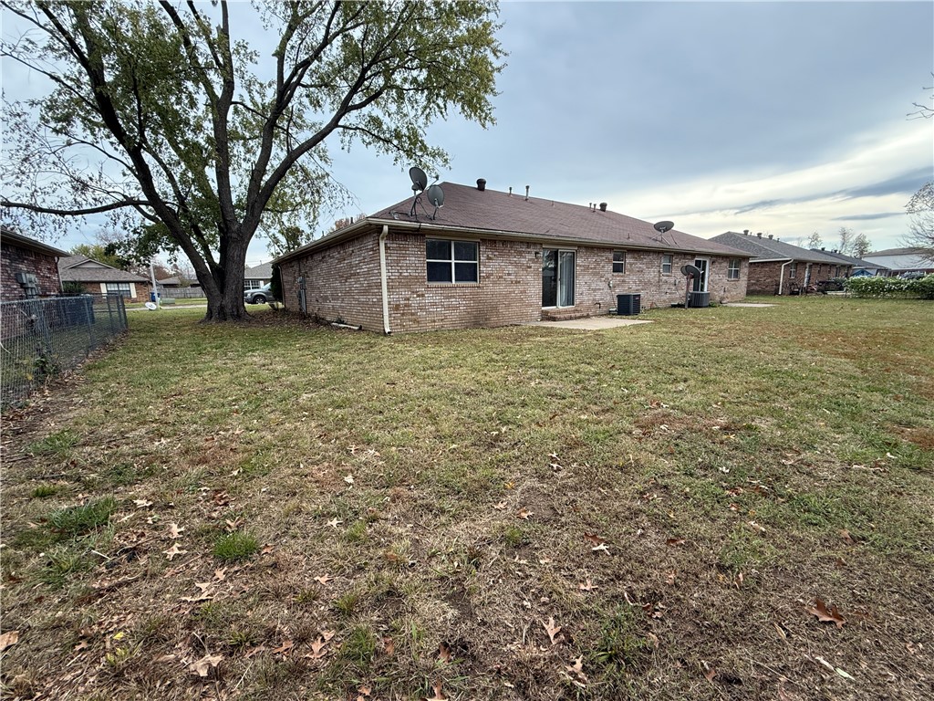 1404 SE O Street A