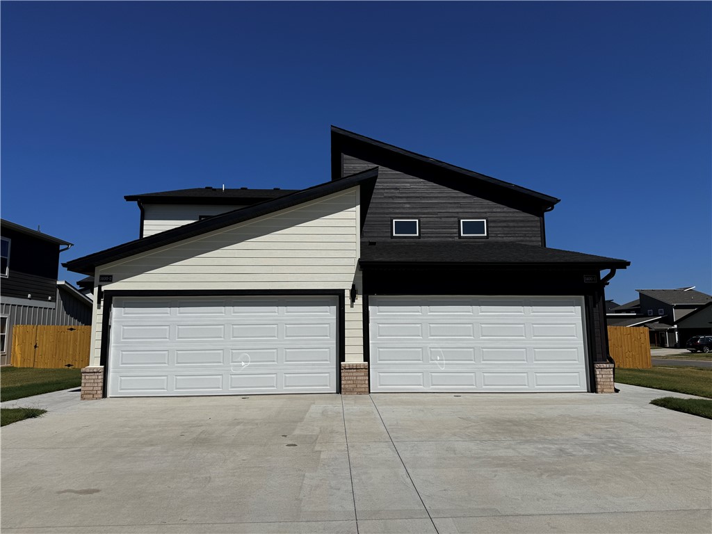 1405 SW Poigai Way 1