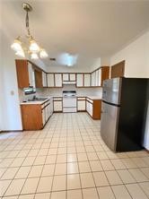 2219 W Roselawn Street