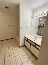 2219 W Roselawn Street